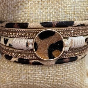 💥LAST ONE!💥 Leopard Magnetic Closure Bracelet